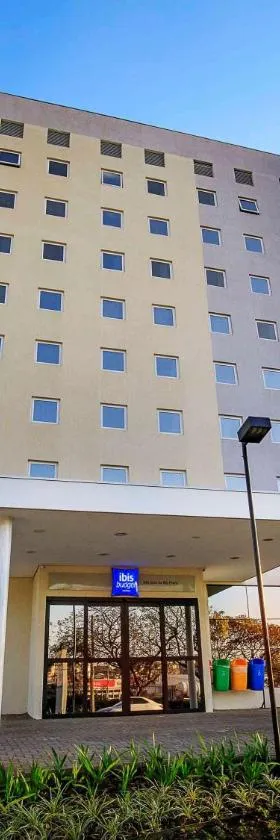ibis budget Sao Jose do Rio Preto，位于普雷图河畔圣若泽的酒店