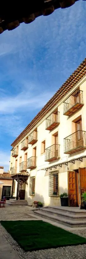 Hotel Río Escabas, Serranía de Cuenca，位于卡尼亚马雷斯的酒店