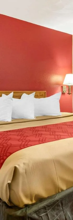 Rodeway Inn，位于Jeffersonville的酒店