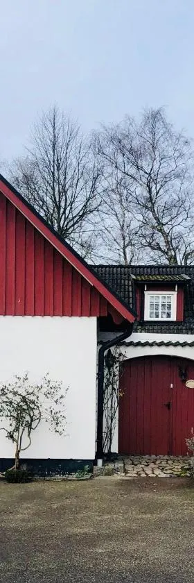 Stort rymligt boende med två sovrum och pentry i lantlig miljö，位于赫尔湾的酒店