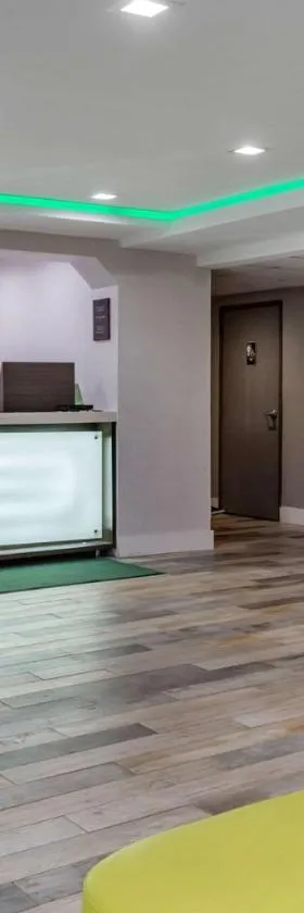 Quality Inn Murfreesboro-University Area，位于默夫里斯伯勒的酒店