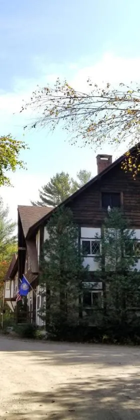 Kancamagus Swift River Inn，位于奥尔巴尼的酒店