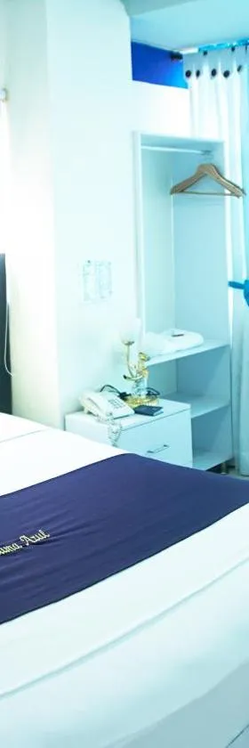 Hotel Luna Azul，位于弗洛伦西亚的酒店