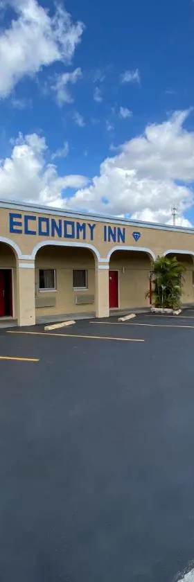 Economy Inn，位于亚凯迪亚的酒店