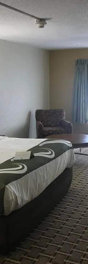 Quality Inn Vincennes，位于温森斯的酒店