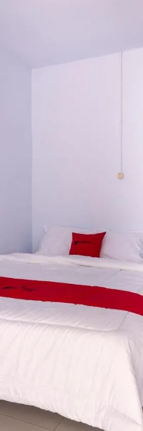 RedDoorz Syariah @ Bondowoso City Center，位于Bondowoso的酒店