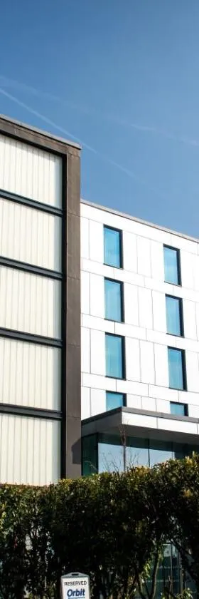 Staybridge Suites London Heathrow - Bath Road, an IHG Aparthotel，位于希灵登的酒店