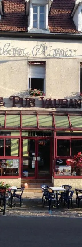 Pub vauban terreaux，位于阿瓦隆的酒店