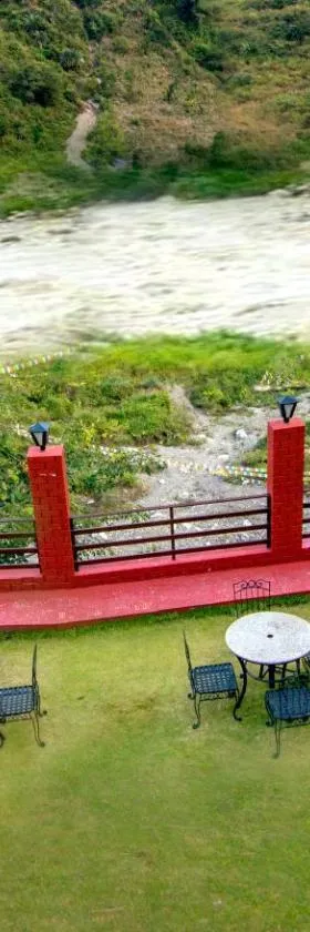 Sahastradhara RiverResort，位于德拉敦的酒店