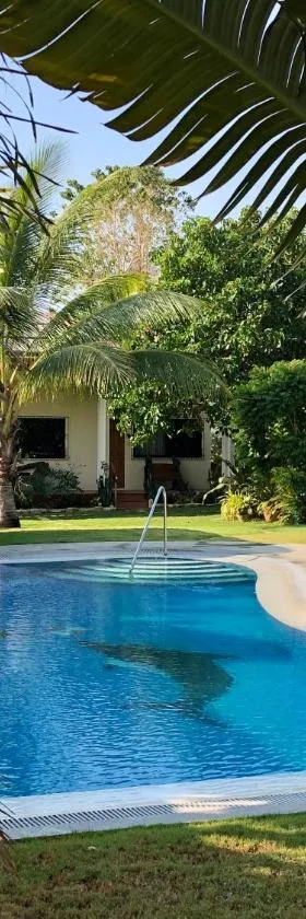 Strutz Art Garden Resort，位于Bangued的酒店