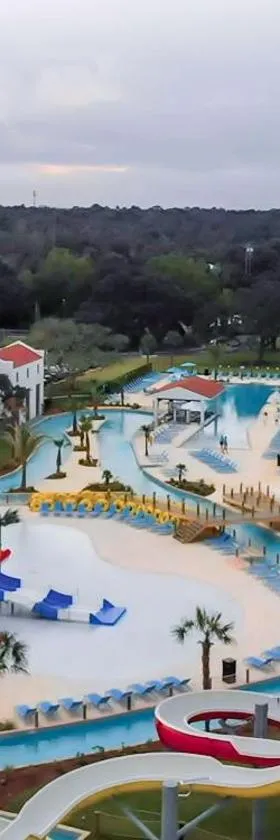 Centennial Plaza Resort Gulfport，位于格尔夫波特的酒店
