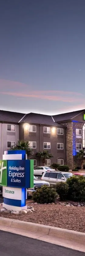 Holiday Inn Express & Suites Alamogordo Highway 54/70 by IHG，位于阿拉莫戈多的酒店