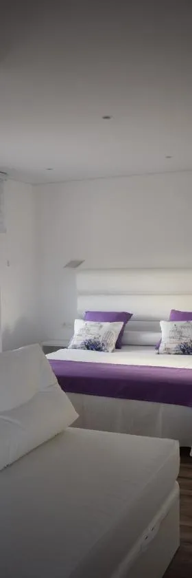 Hotel Restaurante Racha，位于Endrinal的酒店