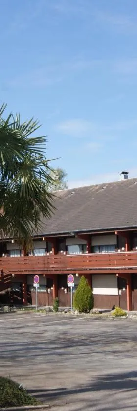 西布瑞福戈雅德钟楼酒店，位于布里夫拉盖亚尔德的酒店