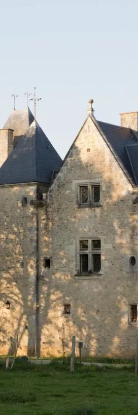 Château de Bois Charmant，位于Les Nouillers的酒店