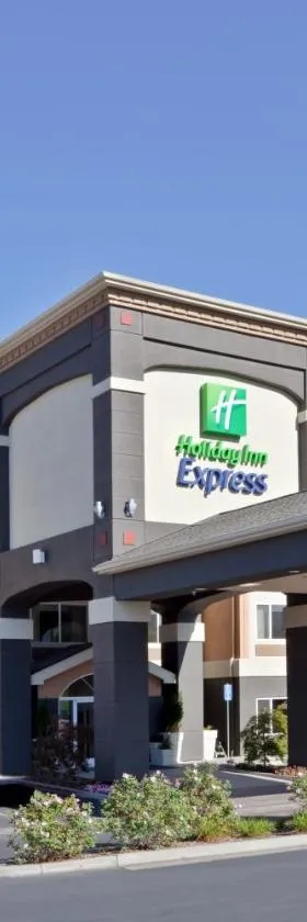 阿什兰智选假日套房酒店，位于阿什兰的酒店