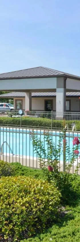杰尼瓦石楠木汽车旅馆，位于Geneva的酒店