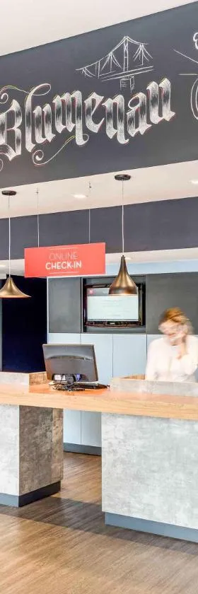 ibis Blumenau，位于布卢梅瑙的酒店