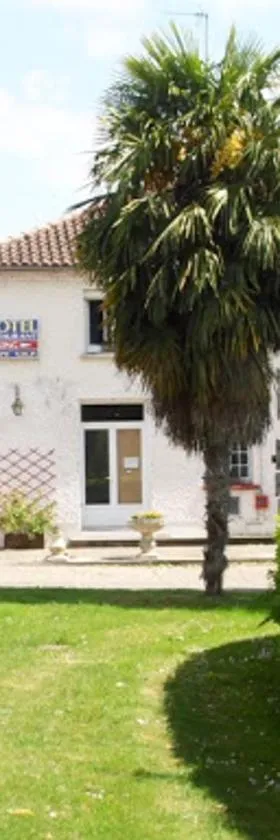 拉马吉斯特勒酒店，位于Lamagistère的酒店