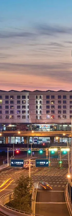 南京禄口机场铂尔曼大酒店，位于南京的酒店