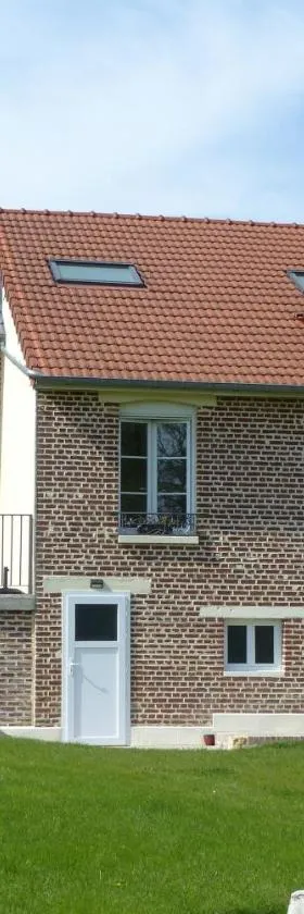 Gîte La Maison d'Edouard，位于Villers-Carbonnel的酒店