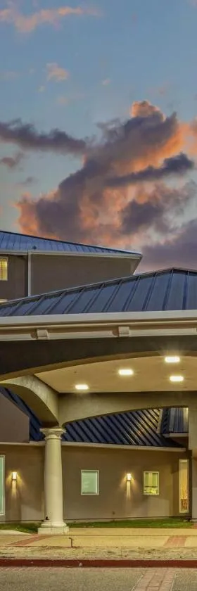 La Quinta Inn & Suites by Wyndham Panama City，位于巴拿马城的酒店