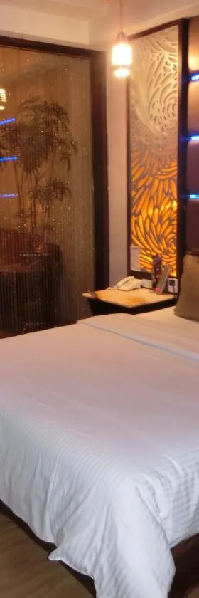 碧云天汽车旅馆（回龙馆），位于龟山乡的酒店