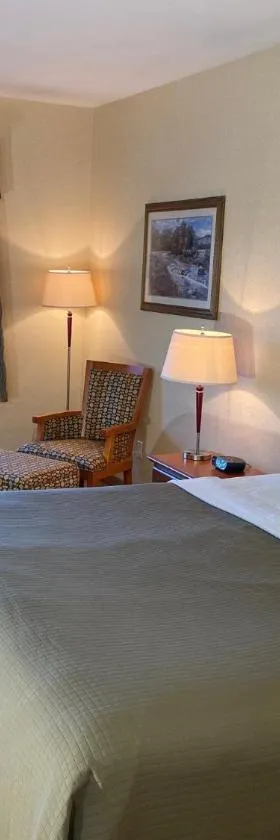Red Coach Inn & Suites，位于Red Oak的酒店