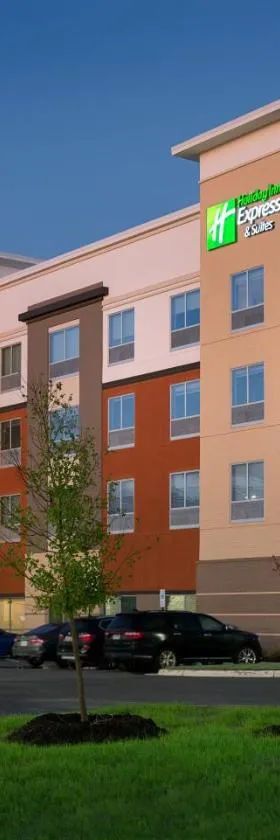 Holiday Inn Express & Suites - Fayetteville South by IHG，位于费耶特维尔的酒店