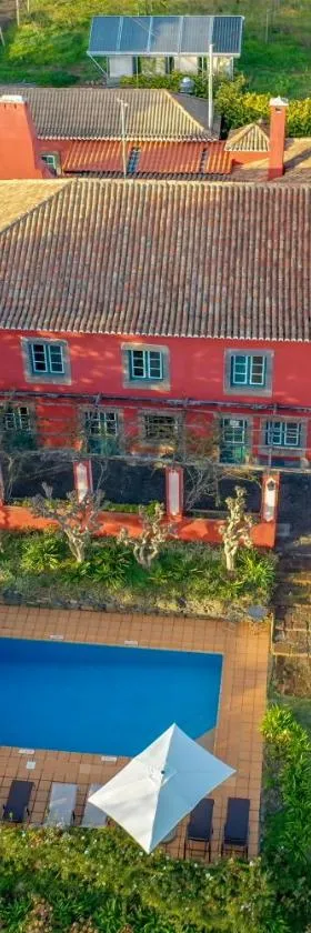葡萄园农场酒店，位于卡列塔的酒店