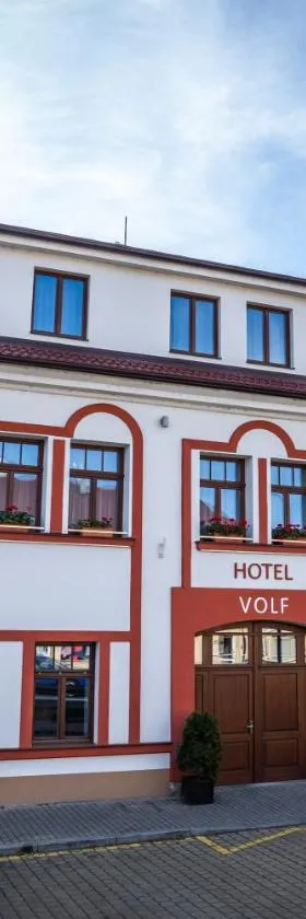 Hotel Volf，位于Přeštice的酒店