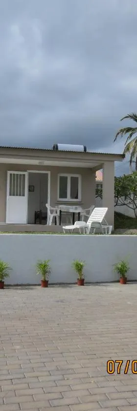Bungalow climatisé neuf Saint Pierre Ile de la Réunion，位于Ravine des Cabris的酒店