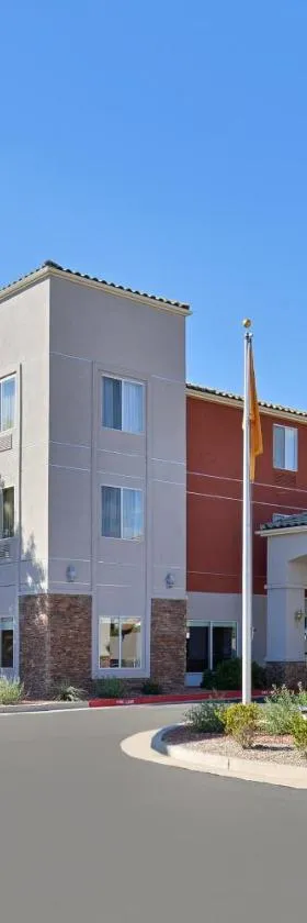 Holiday Inn Express Albuquerque N - Bernalillo by IHG，位于伯纳利欧的酒店