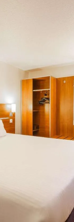 Comfort Hotel Aeroport Lyon St Exupery，位于圣艾修伯里的酒店