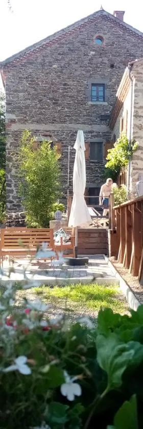 Le Moulin du Bateau - Maison d'hôtes，位于Léotoing的酒店