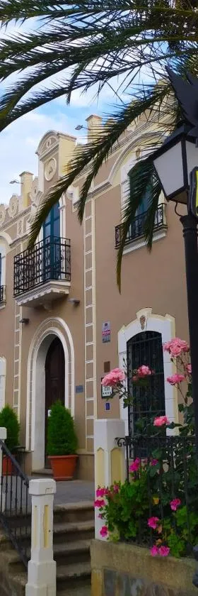Hospedium Hotel Rural Soterraña，位于马德罗内拉的酒店