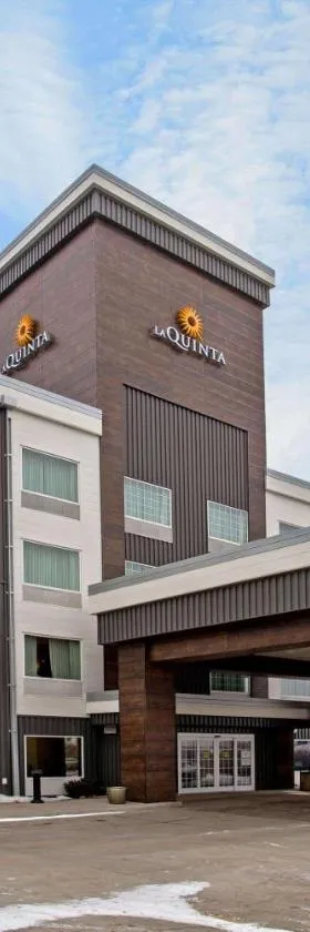 俾斯麦拉金塔旅馆及套房，位于俾斯麦的酒店