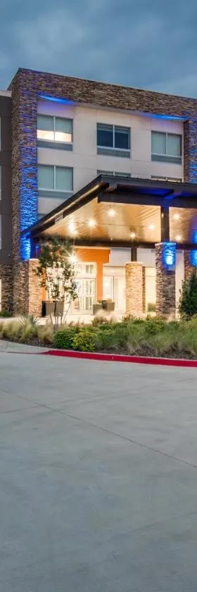 Holiday Inn Express & Suites Dallas North - Addison by IHG，位于艾迪生的酒店
