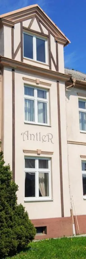 Hotel Antler，位于Studénka的酒店