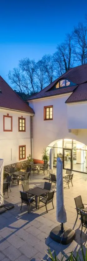 Residence Hluboká，位于伏尔塔瓦河畔赫卢博卡的酒店