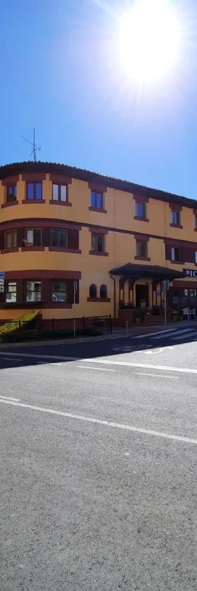 Hosteria Picos De Europa，位于波特斯的酒店