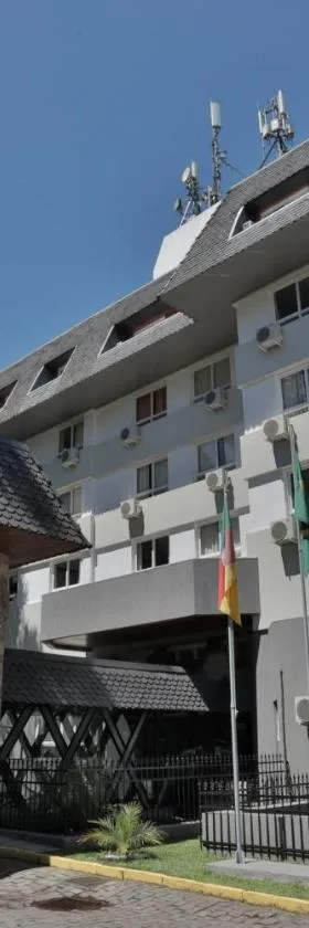 Tri Hotel，位于卡内拉的酒店