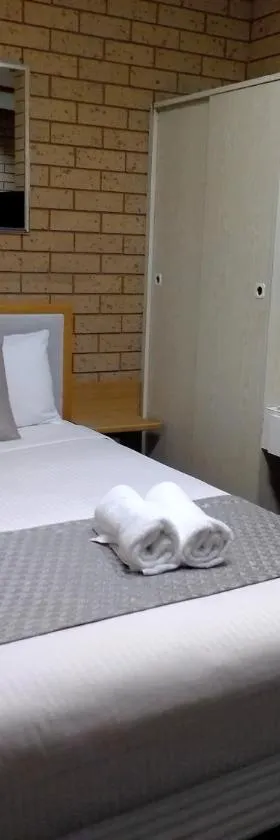 乡村之家汽车旅馆，位于谢珀顿的酒店