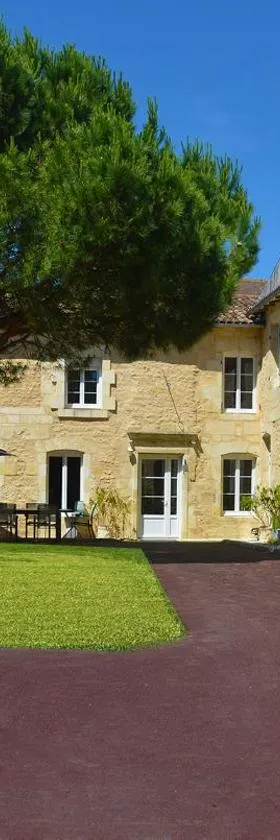 Jardin d'arcy - chambres d'hôtes avec piscine et SPA，位于Bois的酒店