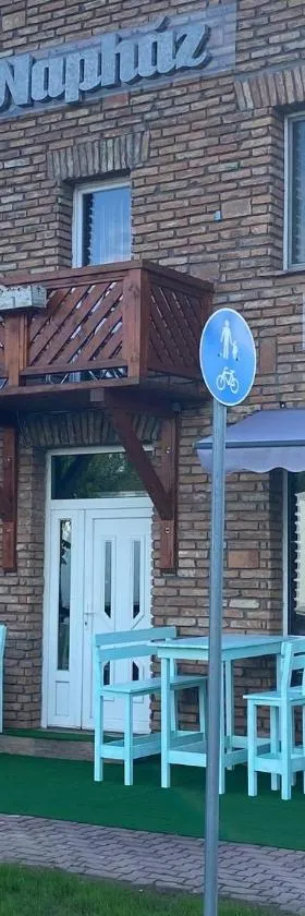 Napház Panzió，位于蒂萨菲赖德的酒店