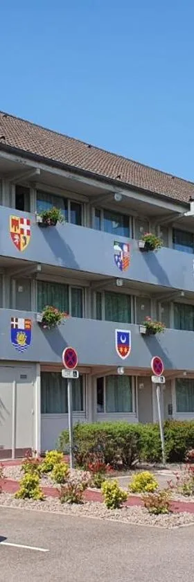 Brit Hotel Confort Nancy Lunéville，位于吕内维勒的酒店