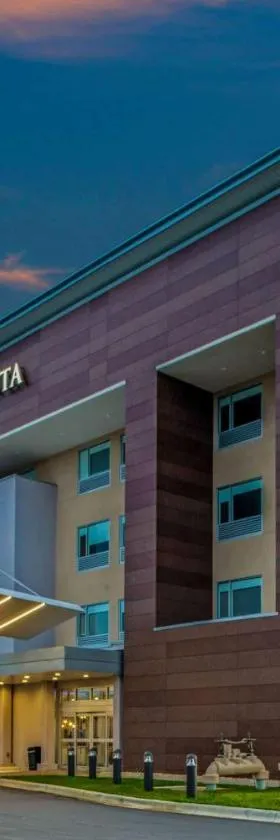 La Quinta Inn & Suites by Wyndham Miramar Beach-Destin，位于德斯坦的酒店
