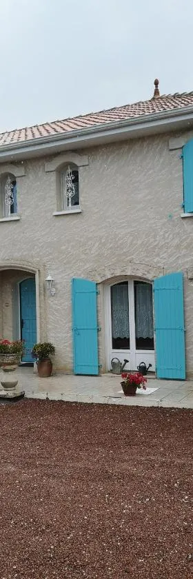 chambre d'hotes studio des tourterelles，位于尚尼耶的酒店
