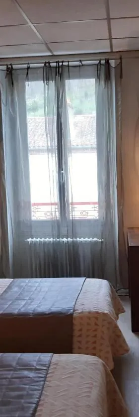 Logis Hotels - Hôtel Le Boulevard，位于马扎梅的酒店