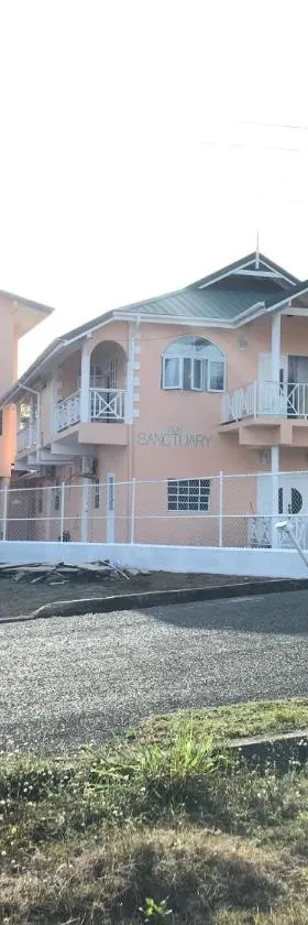 Our Sanctuary，位于斯卡伯勒的酒店